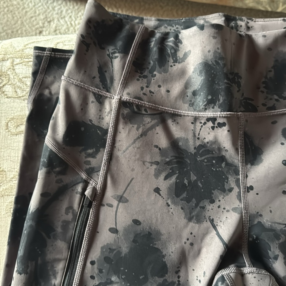 Athleta tight Rainier Reflective Tight - Picture 4 of 5